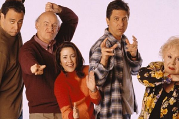 Zbog nje smo se slatko smejali! Preminula poznata glumica koju smo svi obožavali! (FOTO)