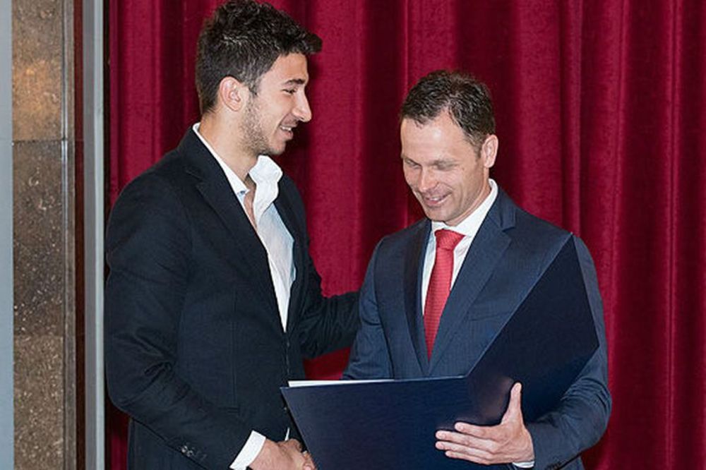 Ogromno priznanje za Marka Grujića! (FOTO)