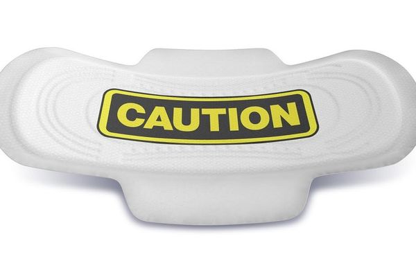 Ovo će samo očevi razumeti: Ćerka ga poslala po uloške, a on nasmejao ceo svet (FOTO) (GIF)