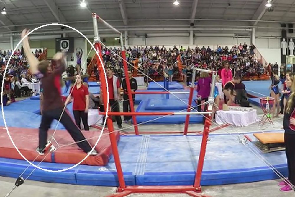 Potez kao iz akcionog filma: Trener gimnastičarki spasio život na vratilu! (VIDEO)