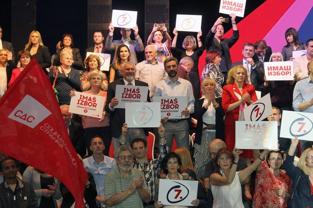 Odustaćemo, al nikad! Velika gradska faca podržala Tadića na izborima (VIDEO)