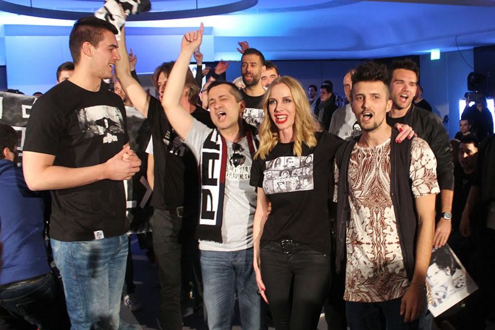 Gradom se sinoć orilo: Da volim crno-bele! (VIDEO) (FOTO)