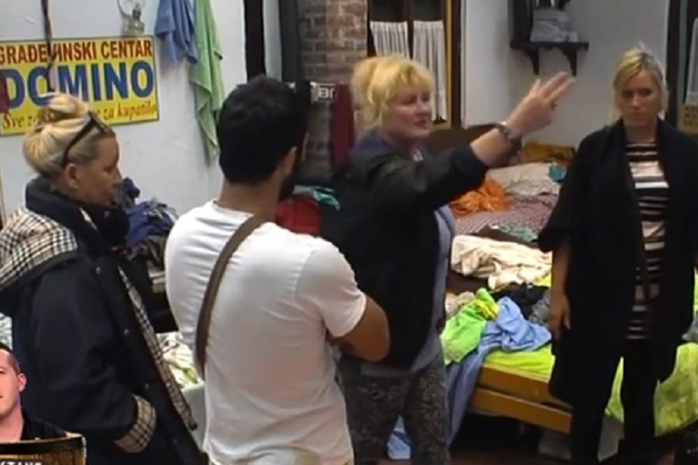 Farmeri van kontrole! Letele čaše i flaše! Obezbeđenje sprečilo pokolj! (VIDEO)