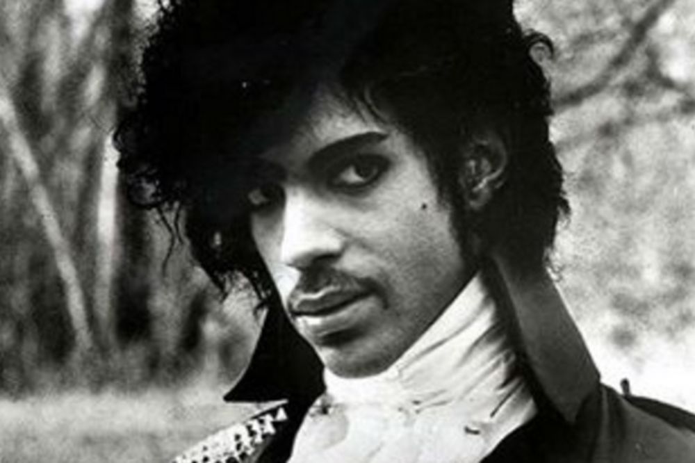 Može li bizarnije? 2 verzije smrti Prinsa, ali pravi šok je mesto na kom je umro! (FOTO)