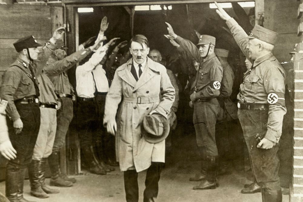 Poslednja fotografija Hitlera: Ovako je izgledao neposredno pre nego što se ubio! (VIDEO)