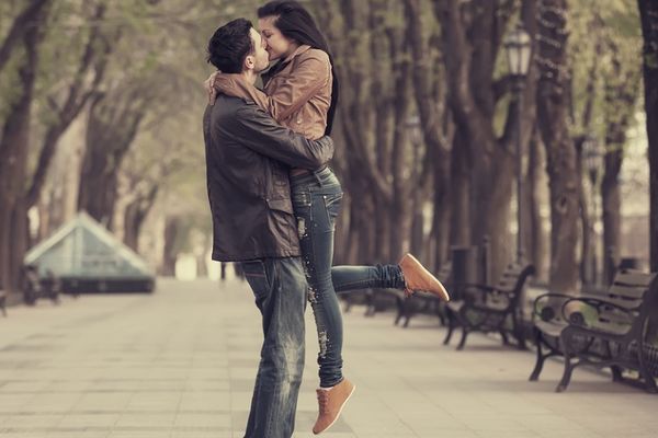 Danas je dan kad možete zavrteti mozak osobi do koje vam je stalo (GIF)