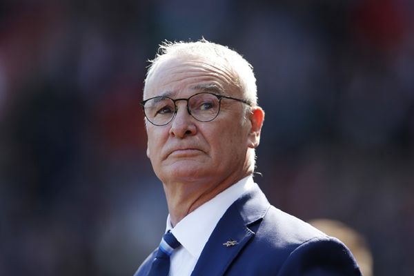 Nasmejao nas do suza: Trener Lestera pravio šou na konferenciji! (VIDEO)