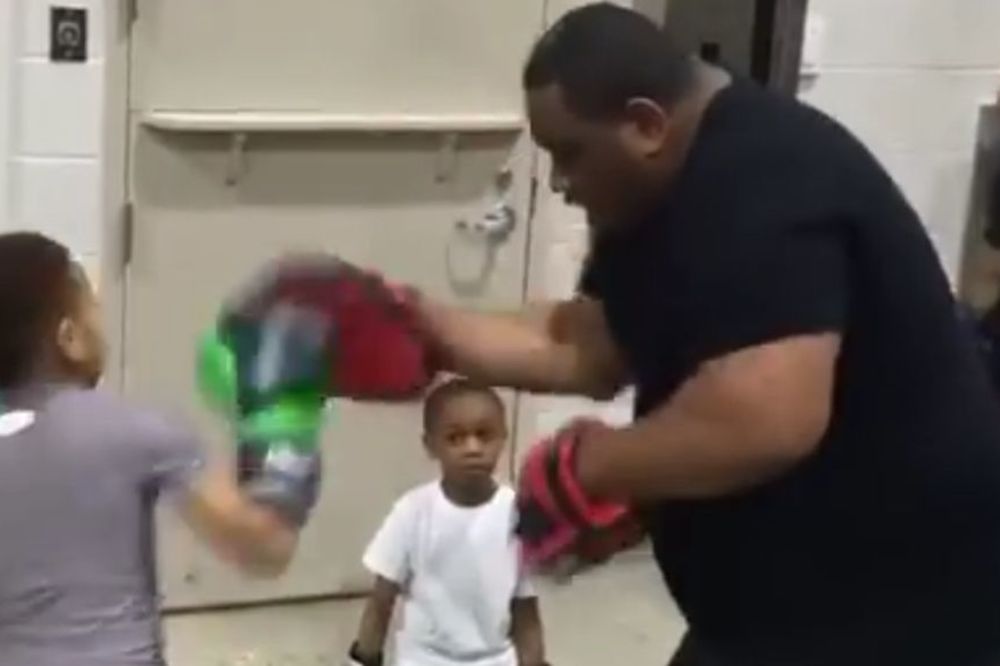 Bolje se ne kačite sa njim: Ima samo 9 godina, a bije kao Sveti Ilija! (VIDEO)