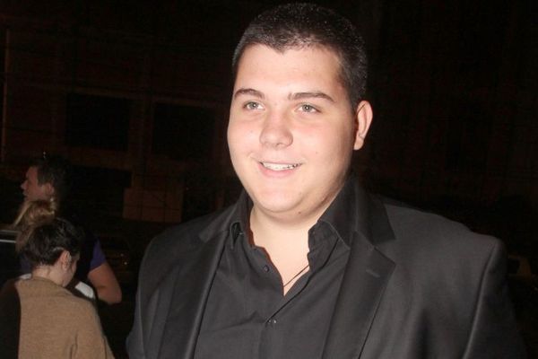 Brenin sin veliki švaler: Kad vidite Viktorovu novu devojku zavrteće vam se u glavi! (FOTO)