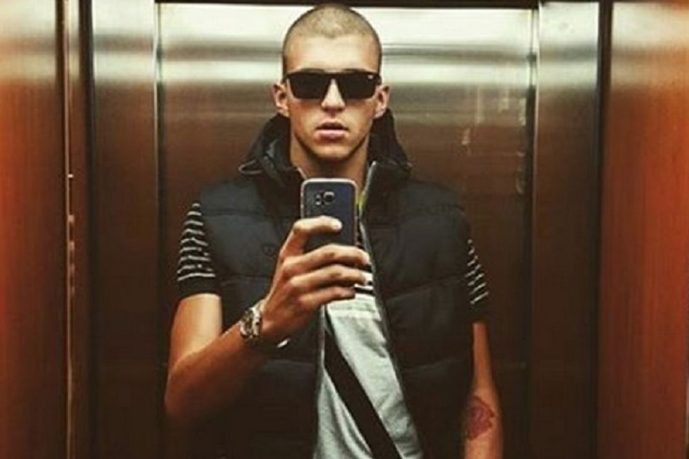 Veljko u zagrljaju zgodne brinete: Maša će da odlepi kad bude videla ovu cicu! (FOTO)