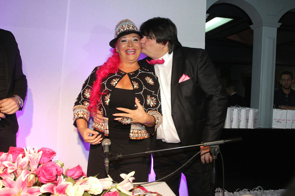 Zorica Brunclik po četvrti put baka! Ali glavna vest je bebino ime! Ovo ni Čedi i JK ne bi palo na pamet!