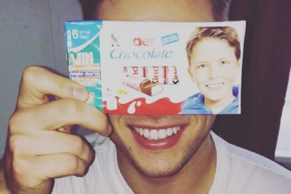 Svi znate malog dečaka sa Kinder čokolade! Evo kako on danas izgleda (FOTO)