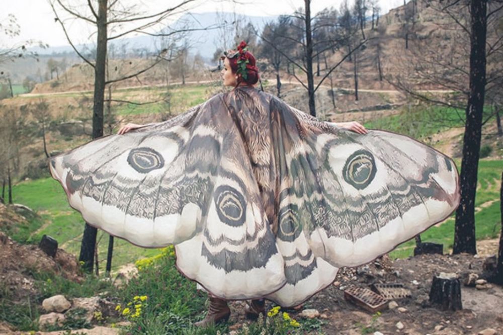 Ovi šalovi su ručno oslikani i doslovno će vam dati krila (FOTO) (VIDEO)