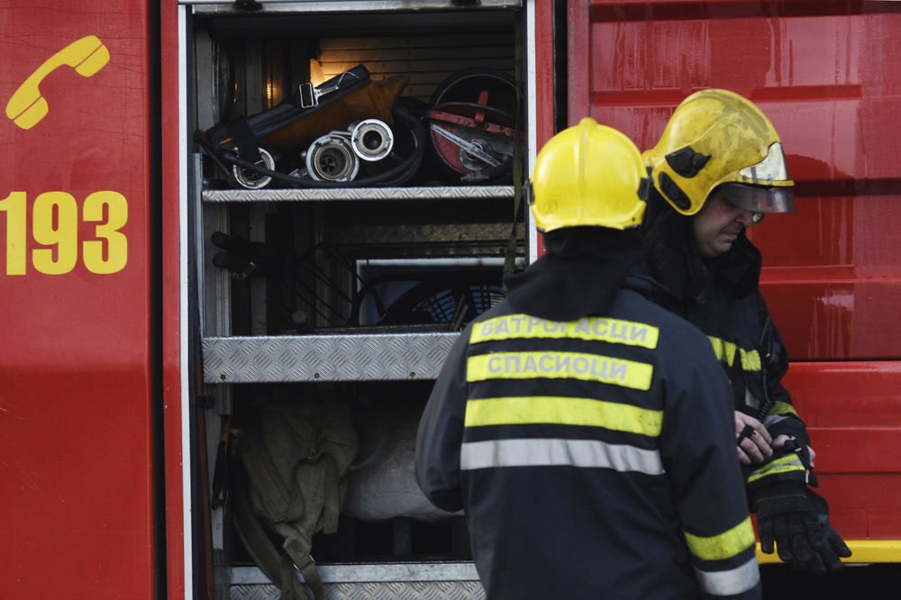Požar u centru Beograda, iz plamena spaseni majka i beba! (FOTO) (VIDEO)