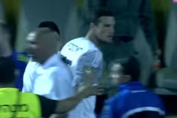 Rajković nokautirao protivničkog trenera: Nestvaran incident u Izraelu! (VIDEO)