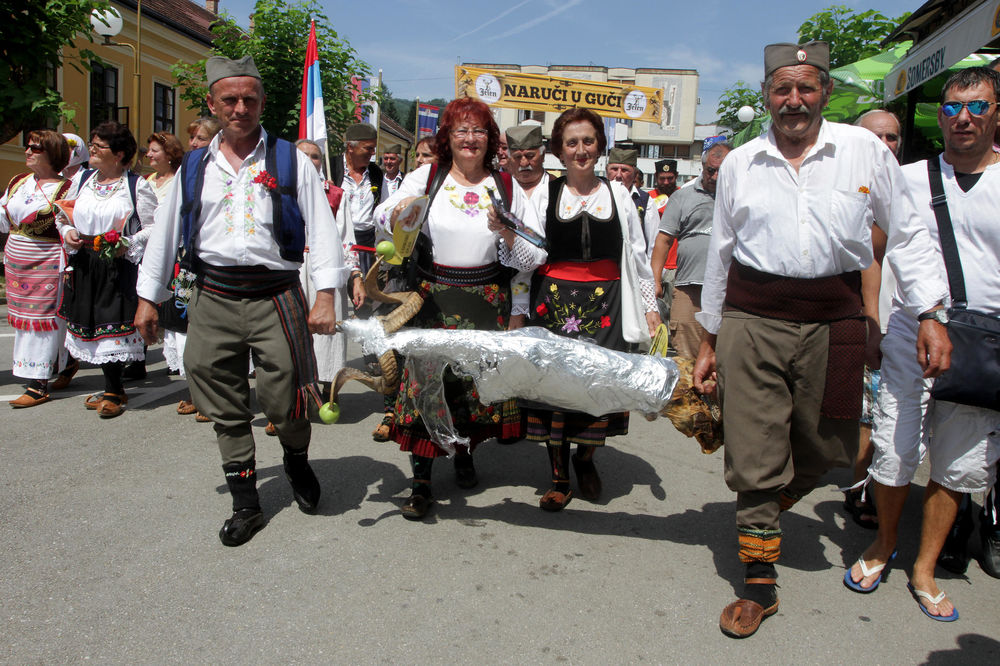 Naučite jednom zauvek: Ko vam je šurnjaja, a ko vam dođe badža!