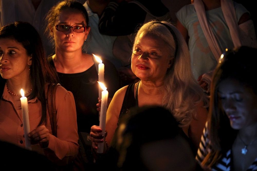 Počela je strasna nedelja: Zašto žene na Veliki četvrtak obavezno moraju da upale sveću (FOTO)