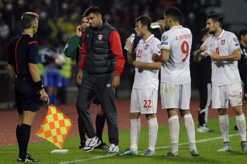 Konačno! Radovan Ćurčić dobio šut... kartu! (FOTO)