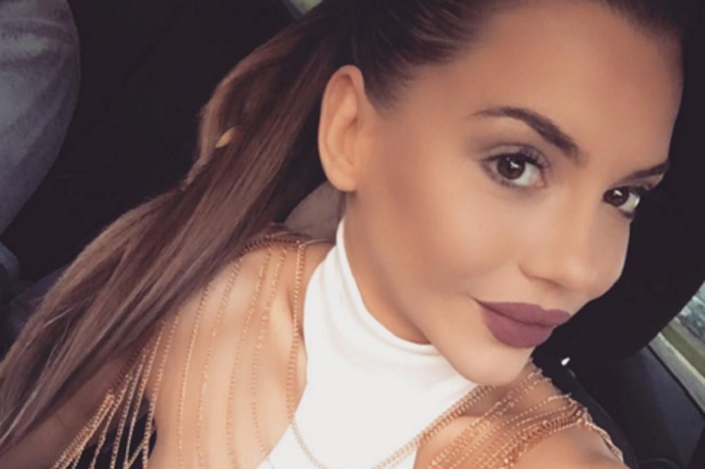 Bezobzirno na kub! Helena može da bude lepa koliko hoće, ali OVO mogu da urade samo GROZNE osobe!