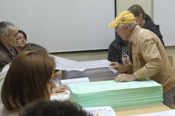 Sendvič i 2.000 dinara te čekaju, treba samo da nas zaokružiš na listiću i uradiš još nešto (FOTO)