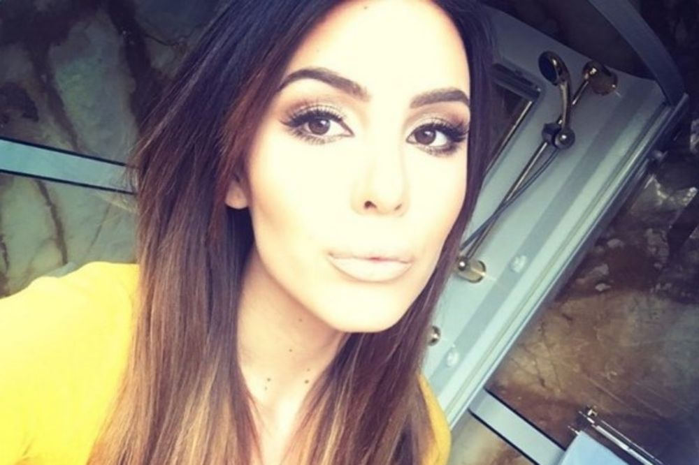 Njoj ne manjka stila: Anastasija je ovim potezom pokazala da je uvek u trendu! (FOTO)