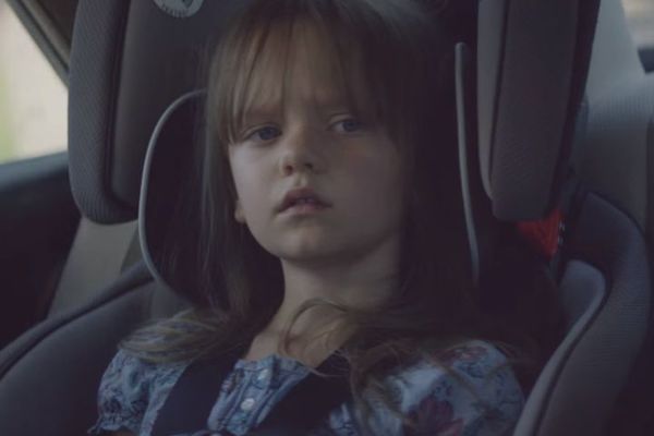 Majka je postovala fotku svoje ćerke. Dve sekunde kasnije bila je mrtva! (VIDEO)