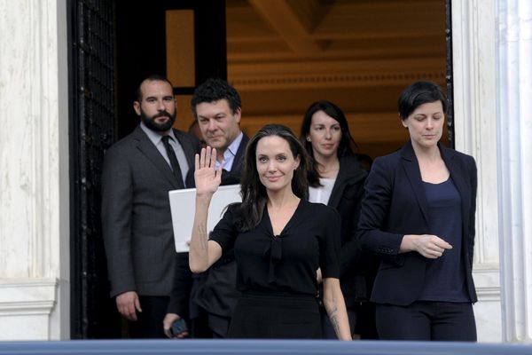 Ameri je optužili! Anđelina je vodeća k*rva globalnog svetskog poretka koja satanizuje Srbe!