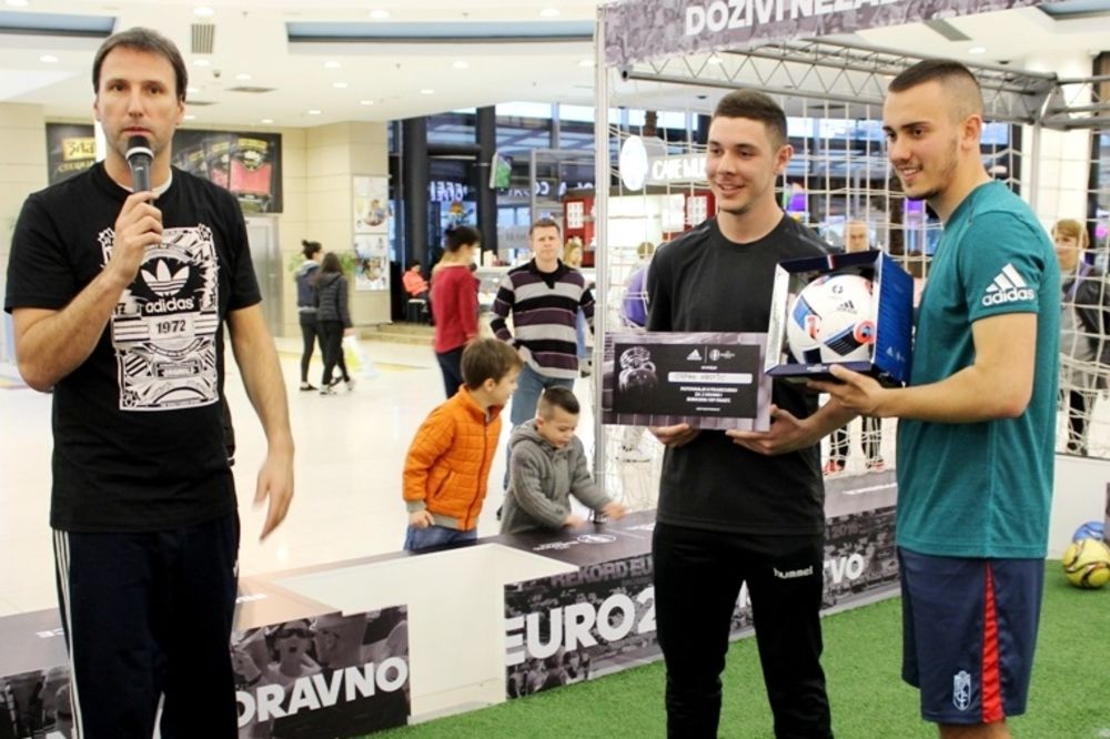 Srećan put na prvenstvo: Proglašen pobednik takmičenja u fudbal bilijaru! (FOTO)