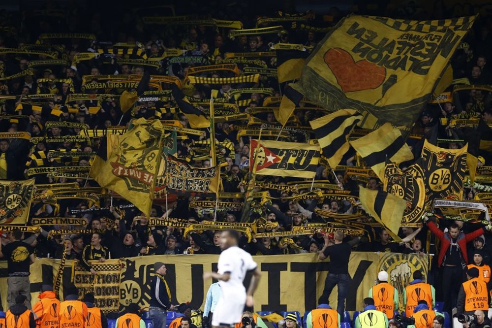 Vređali i izviždali kapitena: Revoltirani navijači Borusije jasno poručili - odlazi što pre! (FOTO) (VIDEO)