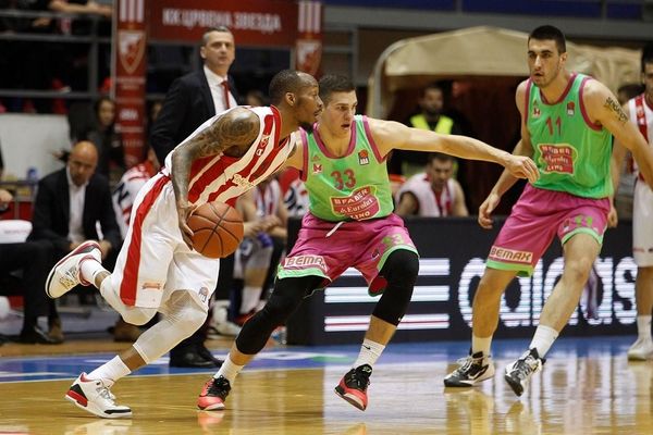 Zvezda stavila jednu ruku na pehar: Mega bez rešenja za neverovatnu timsku igru crveno-belih! (FOTO) (VIDEO)