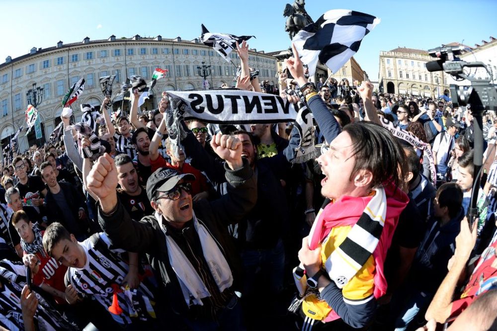 Voli i crno-bele: Zvezdaš iz NBA lige proslavlja titulu sa Juventusom! (FOTO)