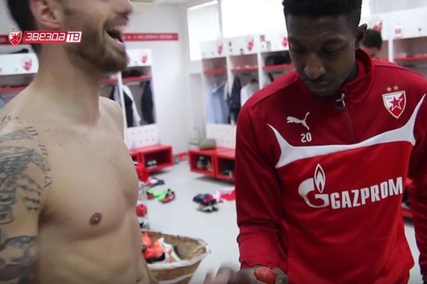 Ko ima najtvrđa jaja u Zvezdi? Takmičenje u tucanju na Marakani, Donaldu ništa nije jasno! (VIDEO)