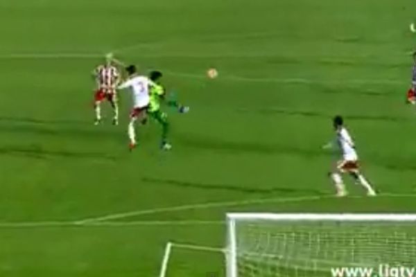 Zvezdaši, pitate se šta radi Bruno Mezenga? I dalje postiže potpuno sulude golove! (VIDEO)