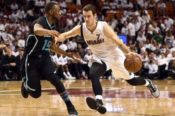 Tompson trojkama predvodio šampione, Majami bacio Šarlot u očaj! (FOTO) (VIDEO)