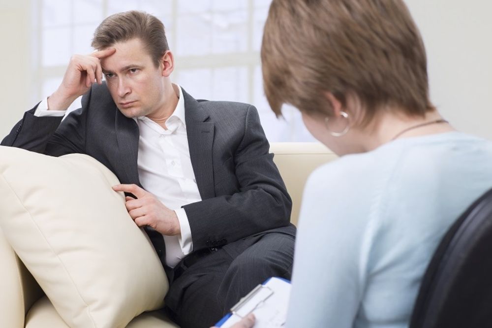 Zaobiđite ga, jer je rođeni pesimista, a i previše je tvrdoglav (GIF)