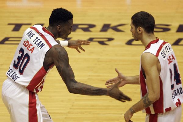 Crvena zvezda pored vrednog trofeja ima i najboljeg igrača u regionu! (VIDEO)