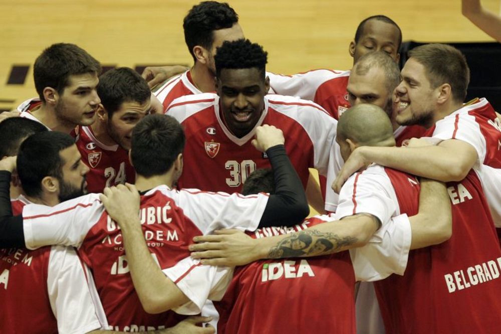 Pesma i ples crveno-belih: Ovako je izgledalo slavlje Zvezde nakon osvajanja ABA lige! (VIDEO)