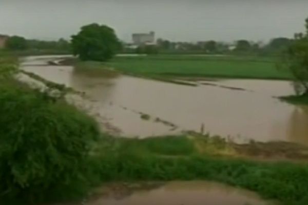 Potop u Kruševcu! Izlila se Ribarska reka i poplavila oranice! (VIDEO)