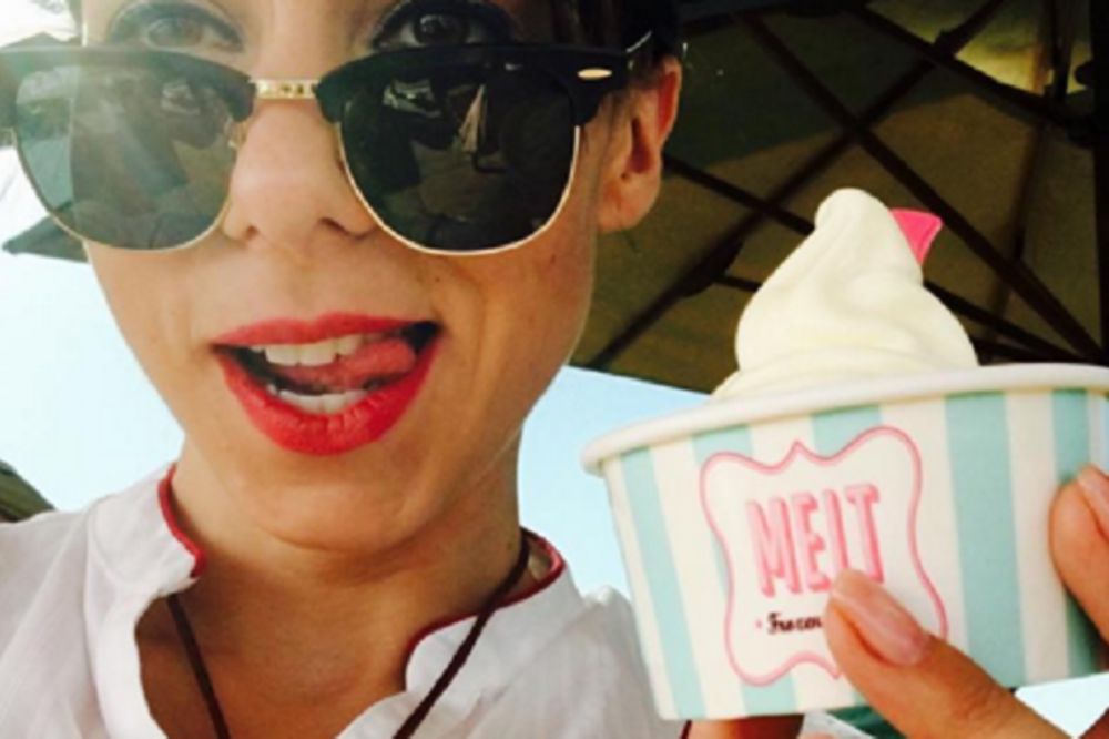 Voditeljka Parova postala stjuardesa! (FOTO)