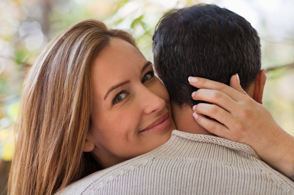 Danas možete da se smuvate sa kolegom ako se malo opustite (GIF)