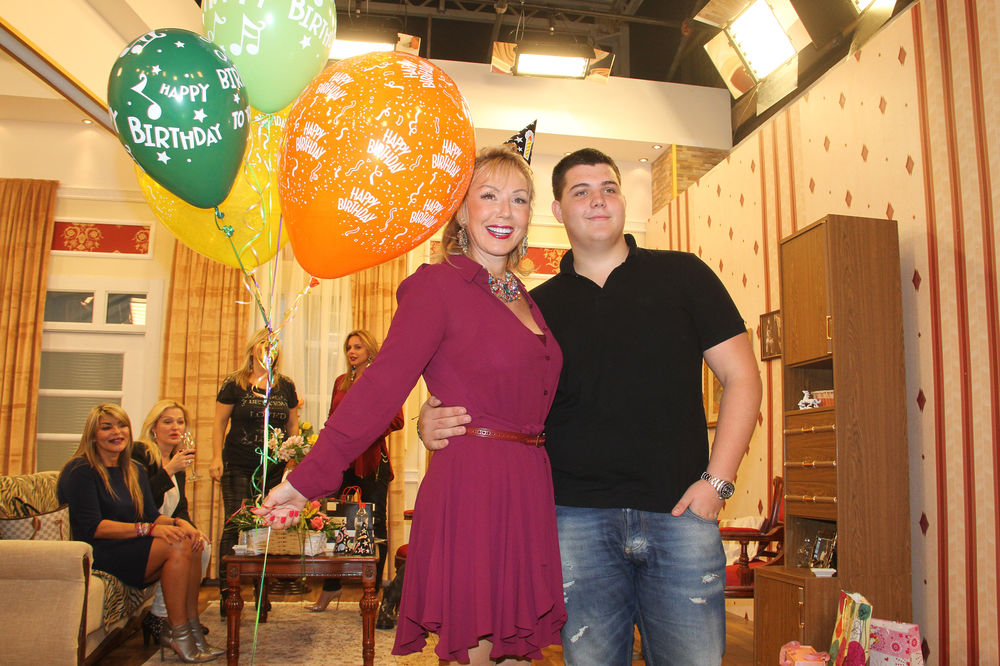 Ni Ceca nije imala da ovo kupi Veljku! Bahaćenje - ovo je Brenin poklon Viktoru od 100.000 evra!