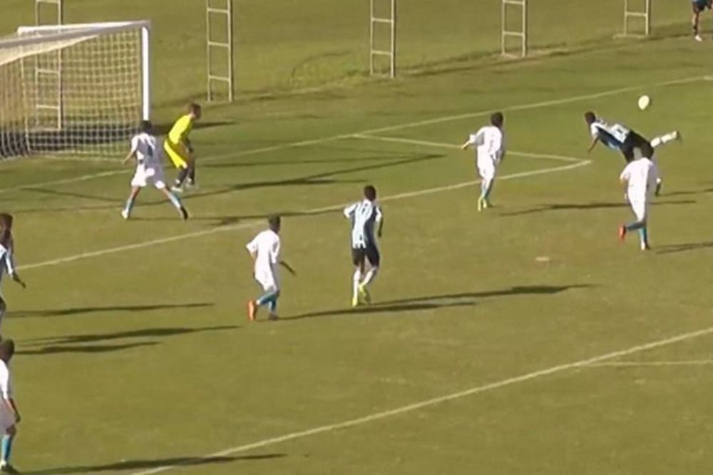 Da li ste ikada videli bolji gol škorpionom? Mi nismo! (VIDEO)