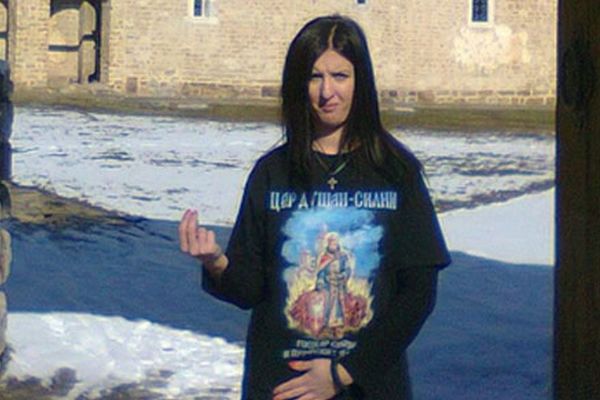 Šokirala ceo Sandžak: Mlada muslimanka prešla u pravoslavlje, a porodica je napustila! (FOTO)