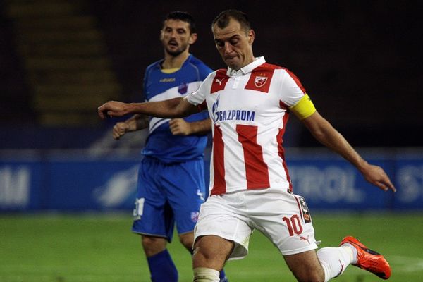 Bivši kapiten Crvene zvezde pokazao klasu u kineskoj ligi! (VIDEO)