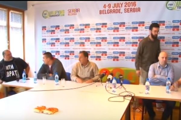 Neobična majica trenera Partizana na zajedničkoj konferenciji: Za koga je Džikićeva poruka! (FOTO)