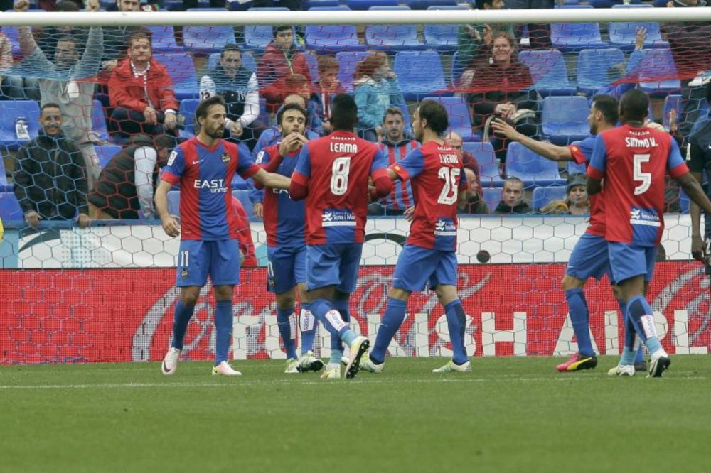 Atletiko u 90. minutu ispao iz trke za titulu, Barsa pregazila Espanjol, Real joj diše za vratom! (VIDEO)