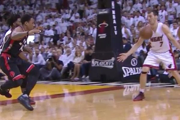 Opet tukli Slovenca: Dragić posle 8 kopči dobio udarac od nezvanog gosta! (VIDEO)