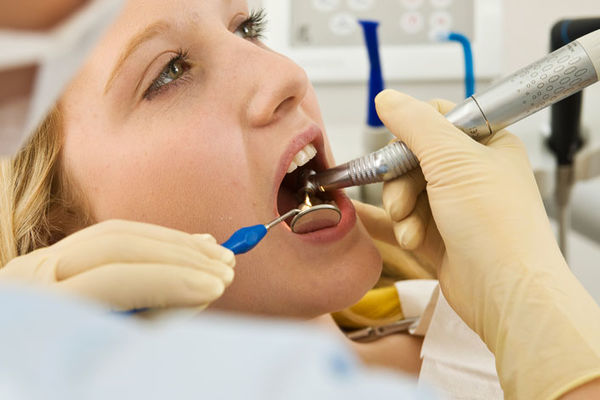 Šta najviše oštećuje zube, a nisu slatkiši? (FOTO)