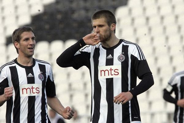 Igrači Partizana kao jedan: Kup za spas turbulentne sezone! (VIDEO)