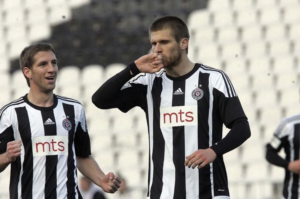 Igrači Partizana kao jedan: Kup za spas turbulentne sezone! (VIDEO)